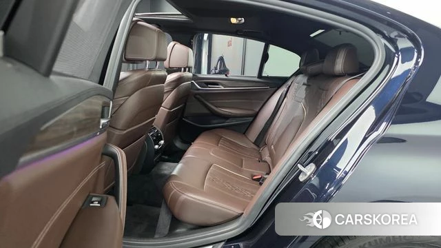 BMW 5 Series (G30) 2018 Черный из Кореи, фото 3