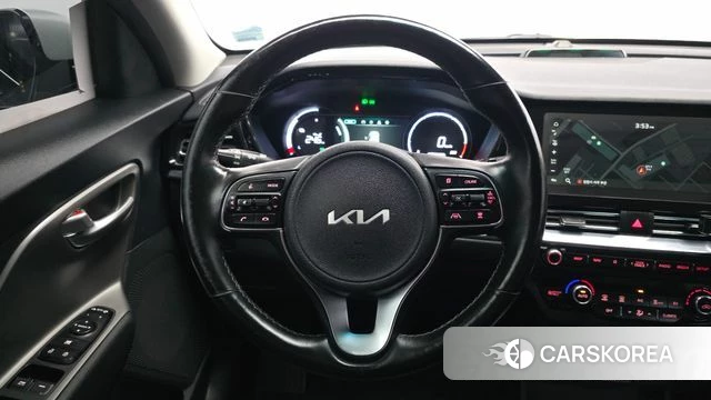 Kia Niro Plus 2022 Серебряный из Кореи, фото 3