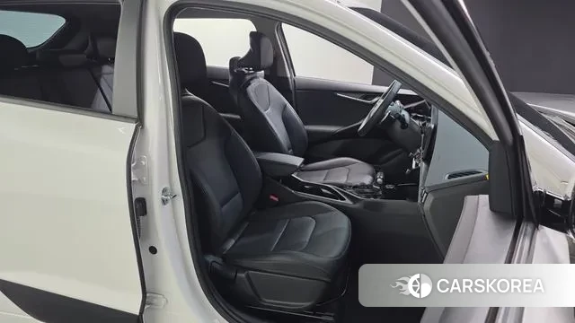 Kia Di Ol Nu Niro 2022 Белый из Кореи, фото 3