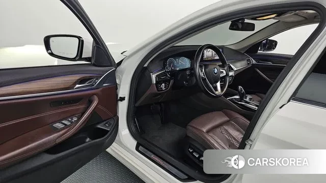 BMW 5 Series (G30) 2019 Белый из Кореи, фото 3