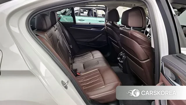 BMW 5 Series (G30) 2022 Белый из Кореи, фото 3