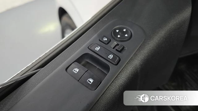 Hyundai Staria 2023 Белый из Кореи, фото 3