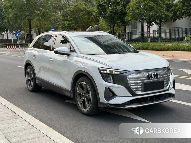 Audi Q5 e-tron 2022 Белый из Китая, фото 3
