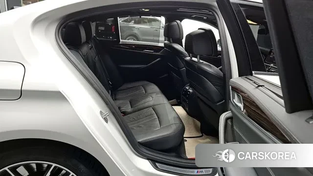 BMW 5 Series (G30) 2022 Белый из Кореи, фото 3