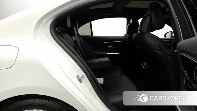 Mercedes-Benz C-Class W206 2023 Белый из Кореи, фото 3