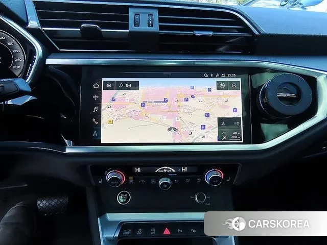 Audi Q3 (F3) 2023 Белый из Кореи, фото 3