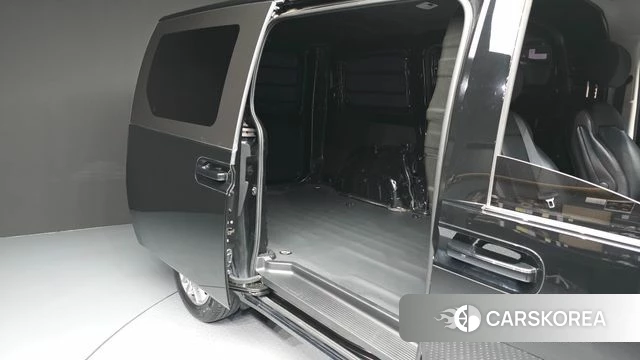 Hyundai Staria 2021 Черный из Кореи, фото 3