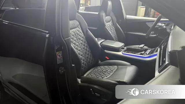 Audi Q8 (4M) 2022 Черный из Кореи, фото 3