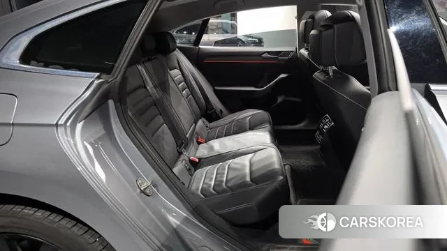 Volkswagen Arteon 2019 Серебристо-серый из Кореи, фото 3