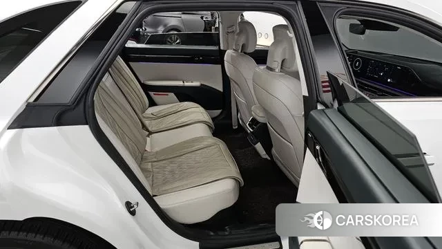 Hyundai Grandeur Hybrid (GN7) 2023 Белый из Кореи, фото 3