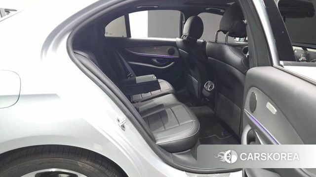 Mercedes-Benz E-Class W213 2018 Серебряный из Кореи, фото 3