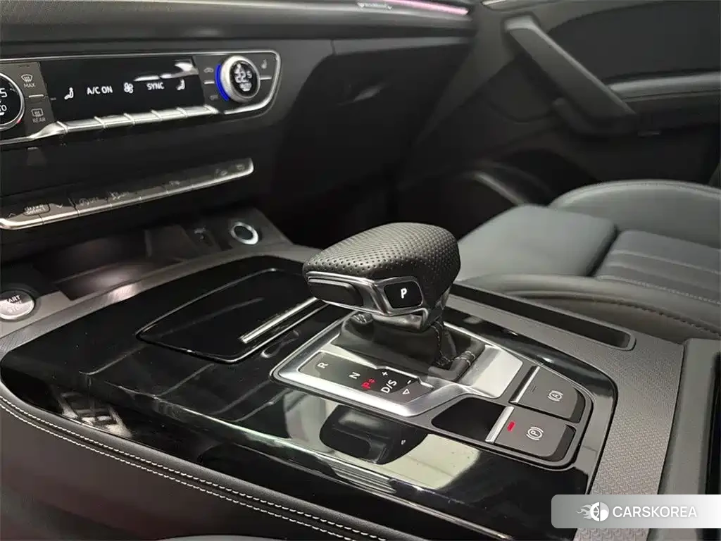 Audi Q5L 2025 Черный из Китая, фото 3