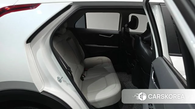 Kia Di Ol Nu Niro 2025 Белый из Кореи, фото 3
