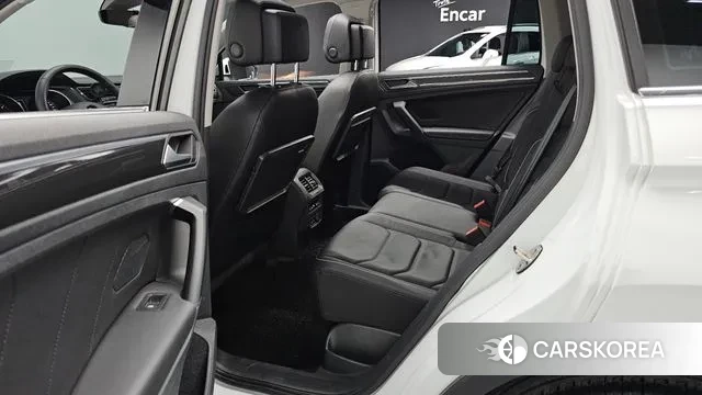 Volkswagen Tiguan second Generation 2020 Белый из Кореи, фото 3