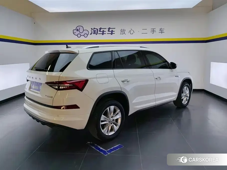 Skoda Kodiak 2024 Белый из Китая, фото 3