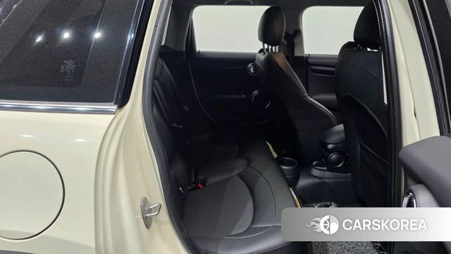 Mini Cooper 2021 Жемчужный цвет из Кореи, фото 3