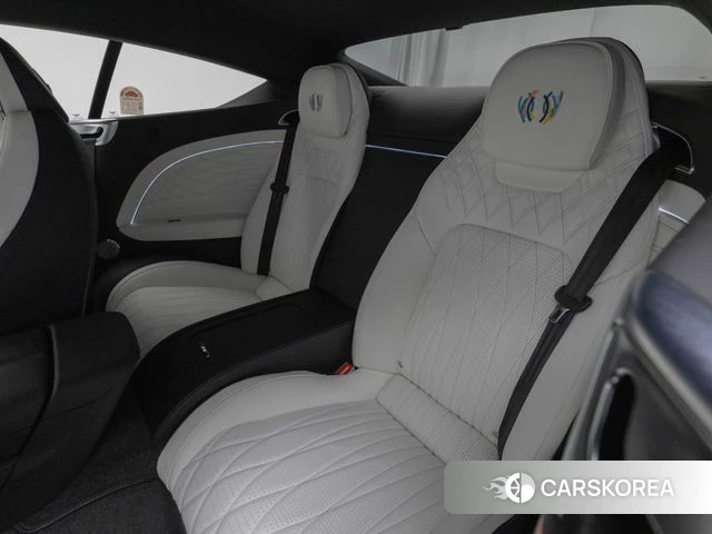 Bentley Continental GT 3rd Generation 2024 Белый из Кореи, фото 3