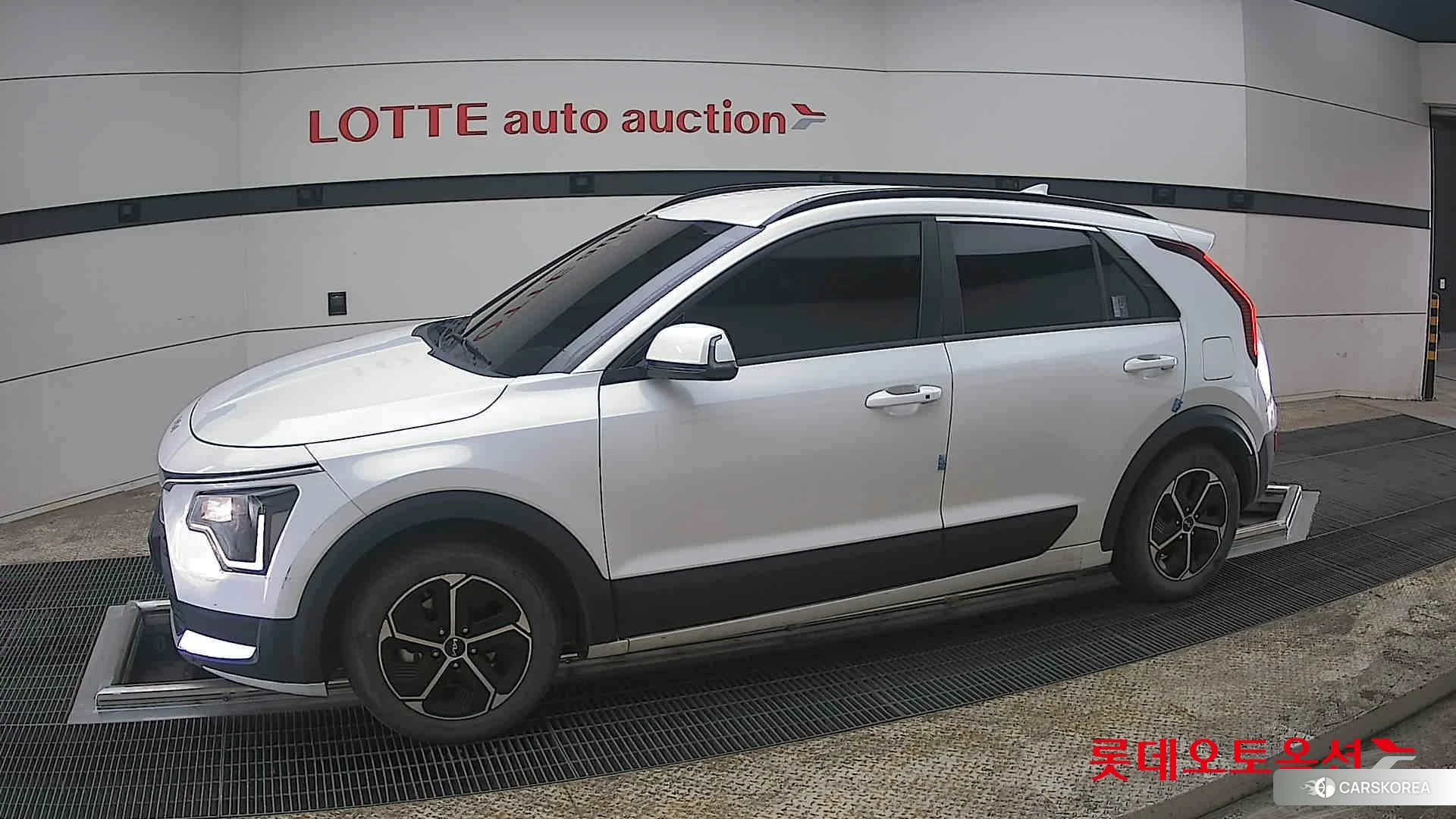 Kia Niro Hybrid 2022 Snow White Pearl (optional) из Кореи, фото 3