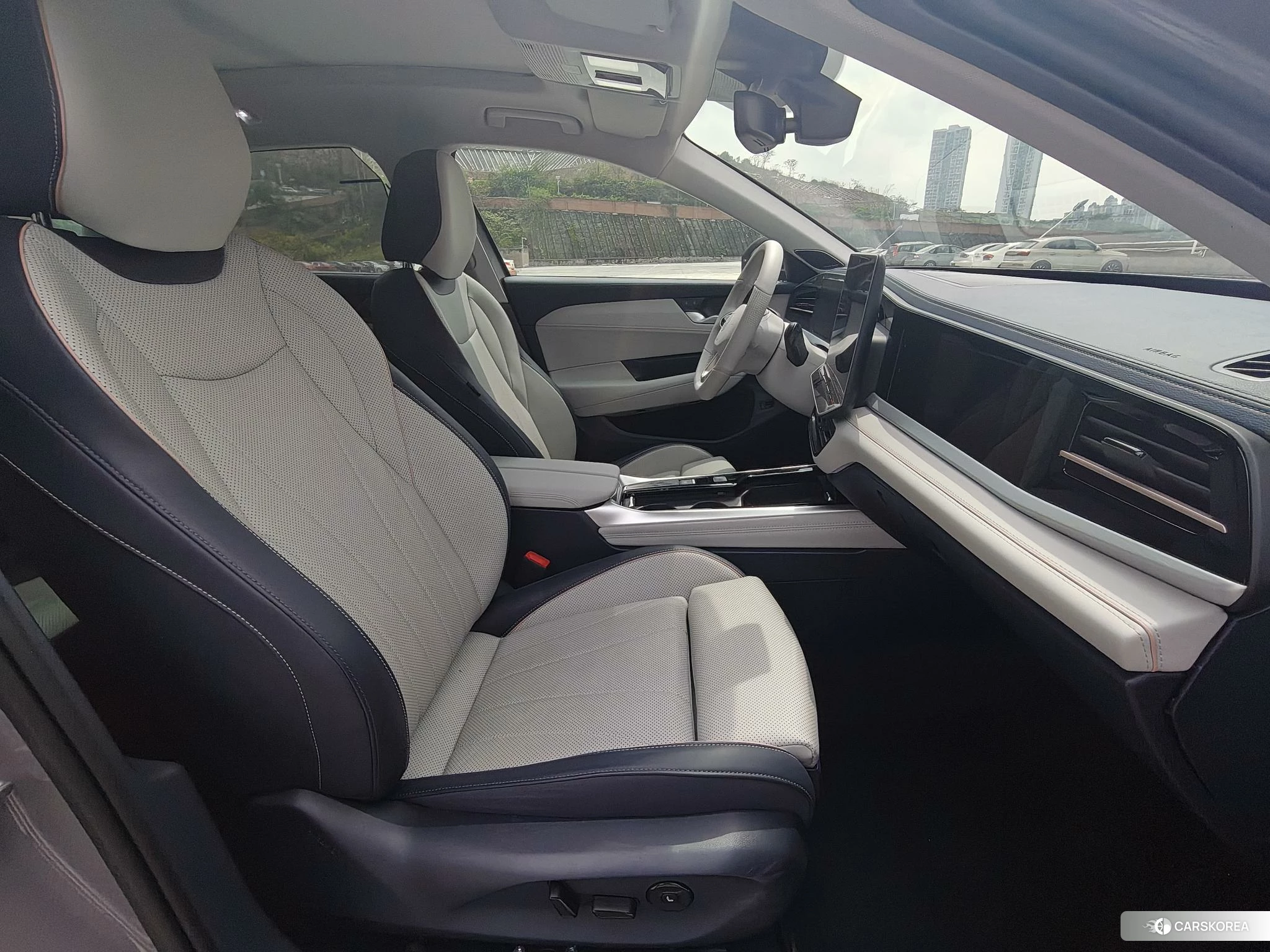 Volkswagen Passat 2024 Темно-серый из Китая, фото 3