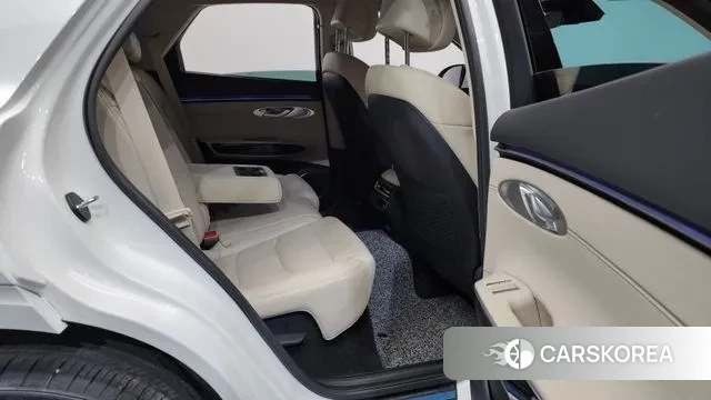 Genesis GV70 2024 Белый из Кореи, фото 3