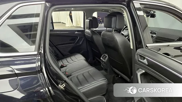 Volkswagen Tiguan second Generation 2023 Черный из Кореи, фото 3