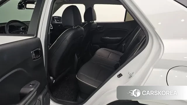 Hyundai Venue 2023 Белый из Кореи, фото 3