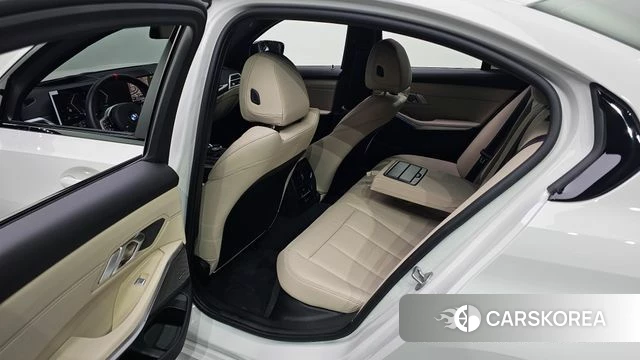 BMW 3 Series (G20) 2025 Белый из Кореи, фото 3