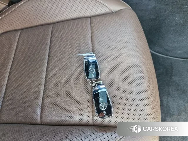 Mercedes-Benz E-Class W213 2022 Белый из Кореи, фото 3