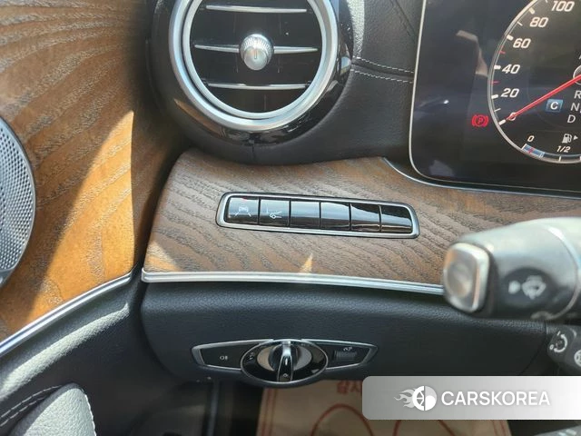 Mercedes-Benz E-Class W213 2018 Белый из Кореи, фото 3