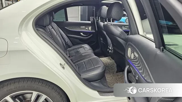 Mercedes-Benz E-Class W213 2022 Белый из Кореи, фото 3