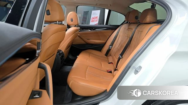 BMW 5 Series (G30) 2018 Белый из Кореи, фото 3