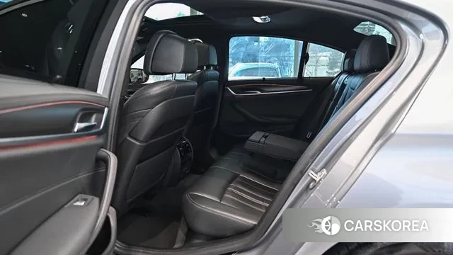 BMW 5 Series (G30) 2022 Серый из Кореи, фото 3