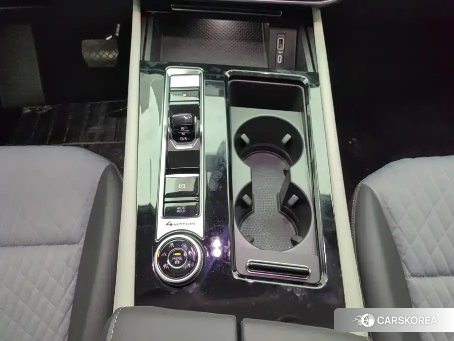 Volkswagen Touareg 2024 Черный из Китая, фото 3