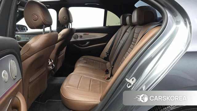 Mercedes-Benz E-Class W213 2021 Серый из Кореи, фото 3