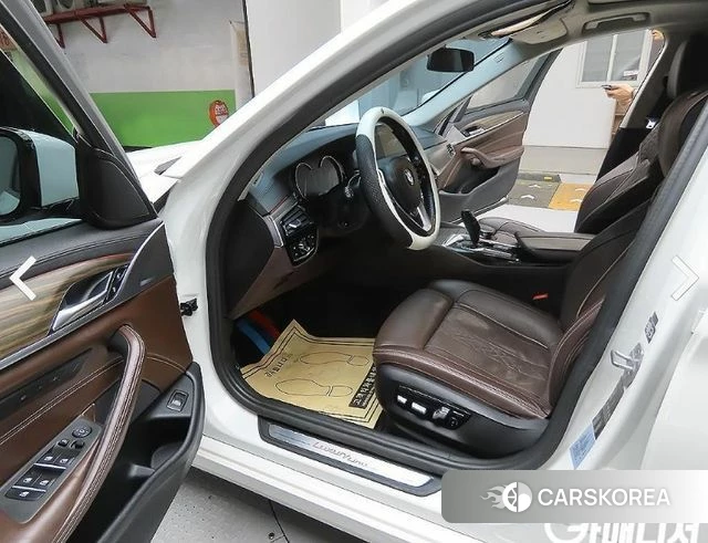 BMW 5 Series (G30) 2018 Белый из Кореи, фото 3