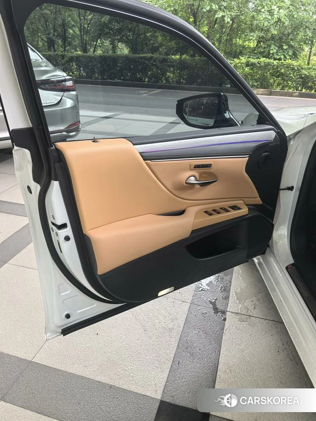 Lexus ES 2025 Белый из Китая, фото 3