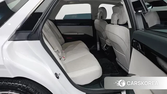 Hyundai Grandeur Hybrid (GN7) 2023 Белый из Кореи, фото 3