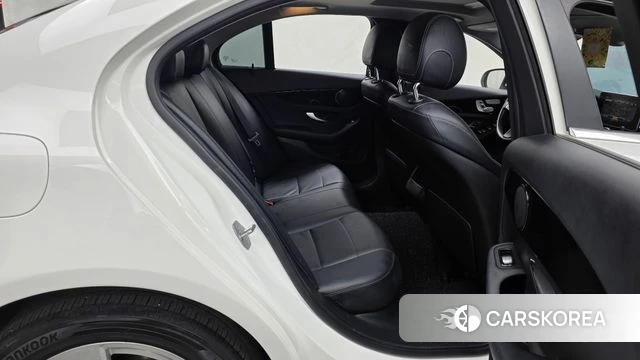 Mercedes-Benz C-Class W205 2018 Белый из Кореи, фото 3