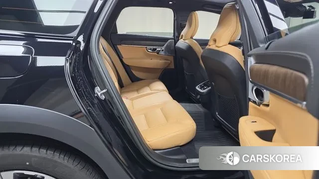 Volvo V90 Cross-Country 2023 Черный из Кореи, фото 3
