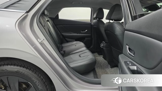 Hyundai Avante (CN7) 2021 Серебристо-серый из Кореи, фото 3