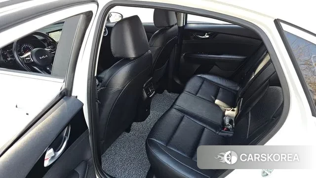 Kia The New K3 2nd generation 2022 Белый из Кореи, фото 3