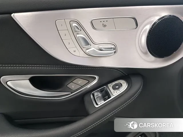 Mercedes-Benz C-Class W205 2021 Белый из Кореи, фото 3