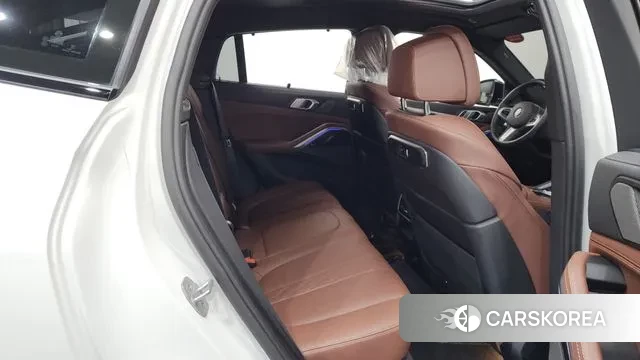 BMW X6 (G06) 2023 Белый из Кореи, фото 3