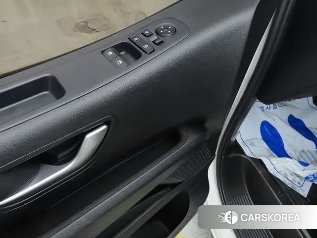 Hyundai Staria 2022 Белый из Кореи, фото 3