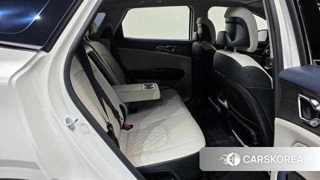 Kia Sportage 5th Generation Hybrid 2024 Белый из Кореи, фото 3
