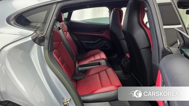 Porsche Taycan 2023 Серебряный из Кореи, фото 3