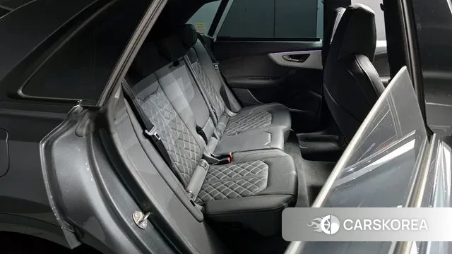 Audi Q8 (4M) 2023 Серый из Кореи, фото 3