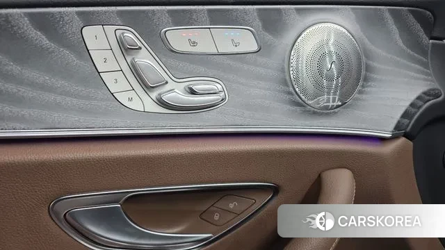 Mercedes-Benz E-Class W213 2022 Белый из Кореи, фото 3