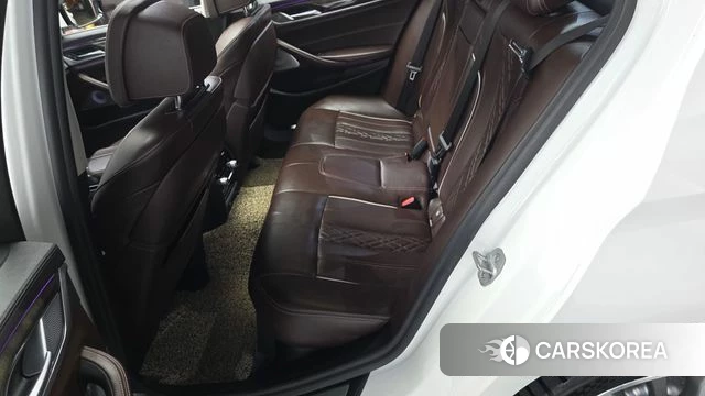 BMW 5 Series (G30) 2018 Белый из Кореи, фото 3