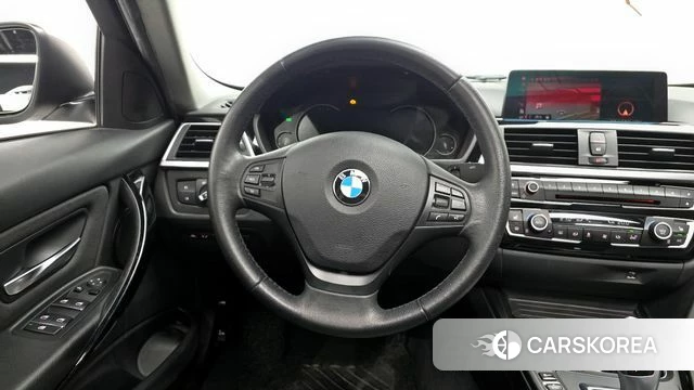 BMW 3 Series (F30) 2018 Белый из Кореи, фото 3